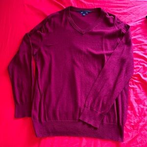 Burgundy GAP US Large V neck